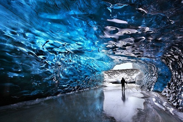 Skaftafell-ice-cave-12